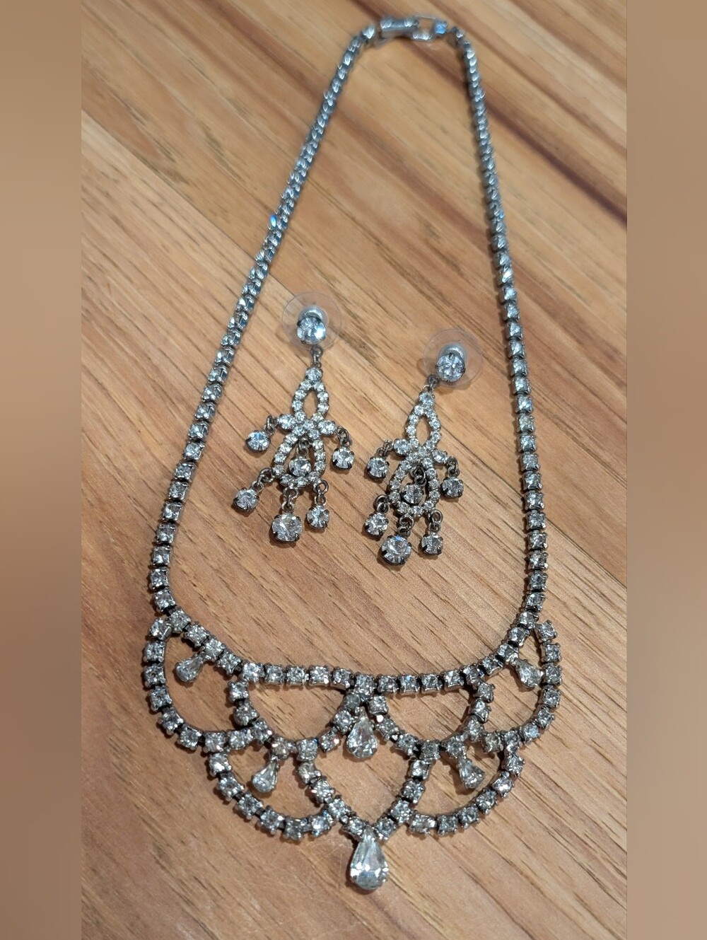 Source Unknown Silver-Tone Crystal Chandelier Necklace and Earrings Set